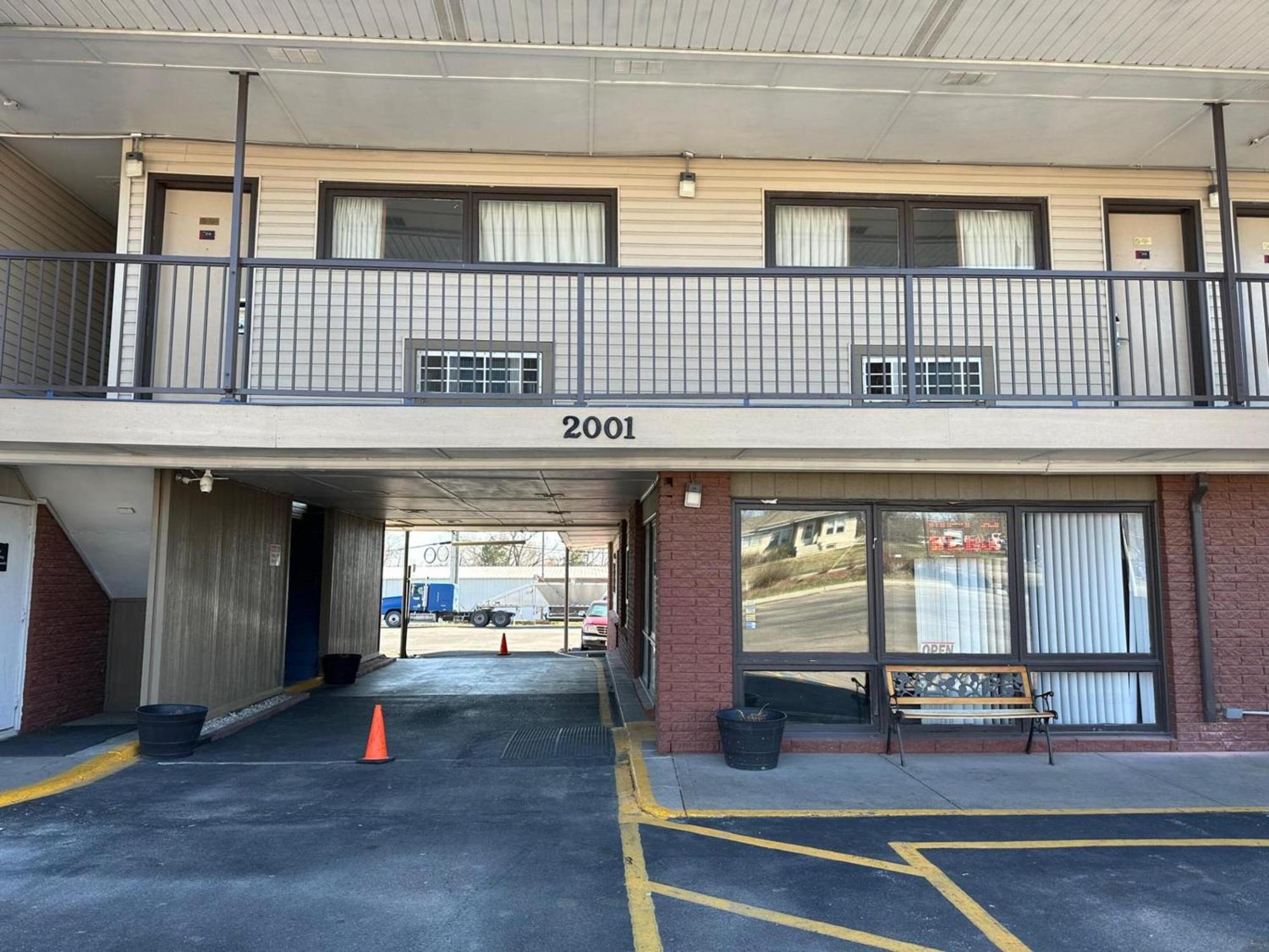 Stay Inn By Oyo Near I 80 Lincoln West Экстерьер фото
